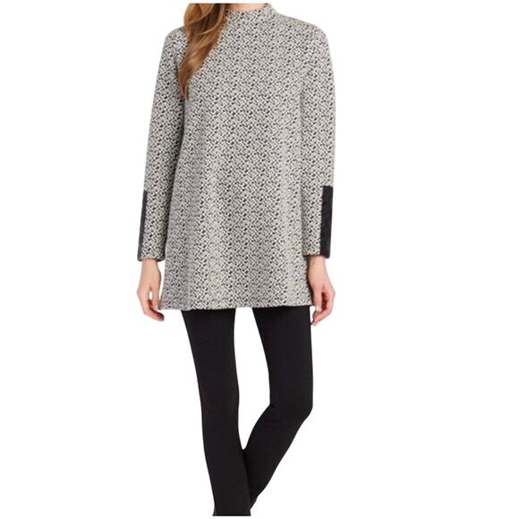 Tyler Boe Womens Chrissy Capelet navy blue geo shift tunic Size Small - Picture 1 of 6